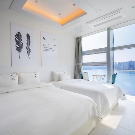 Oceanstay Hotel ปูซาน ภายนอก รูปภาพ