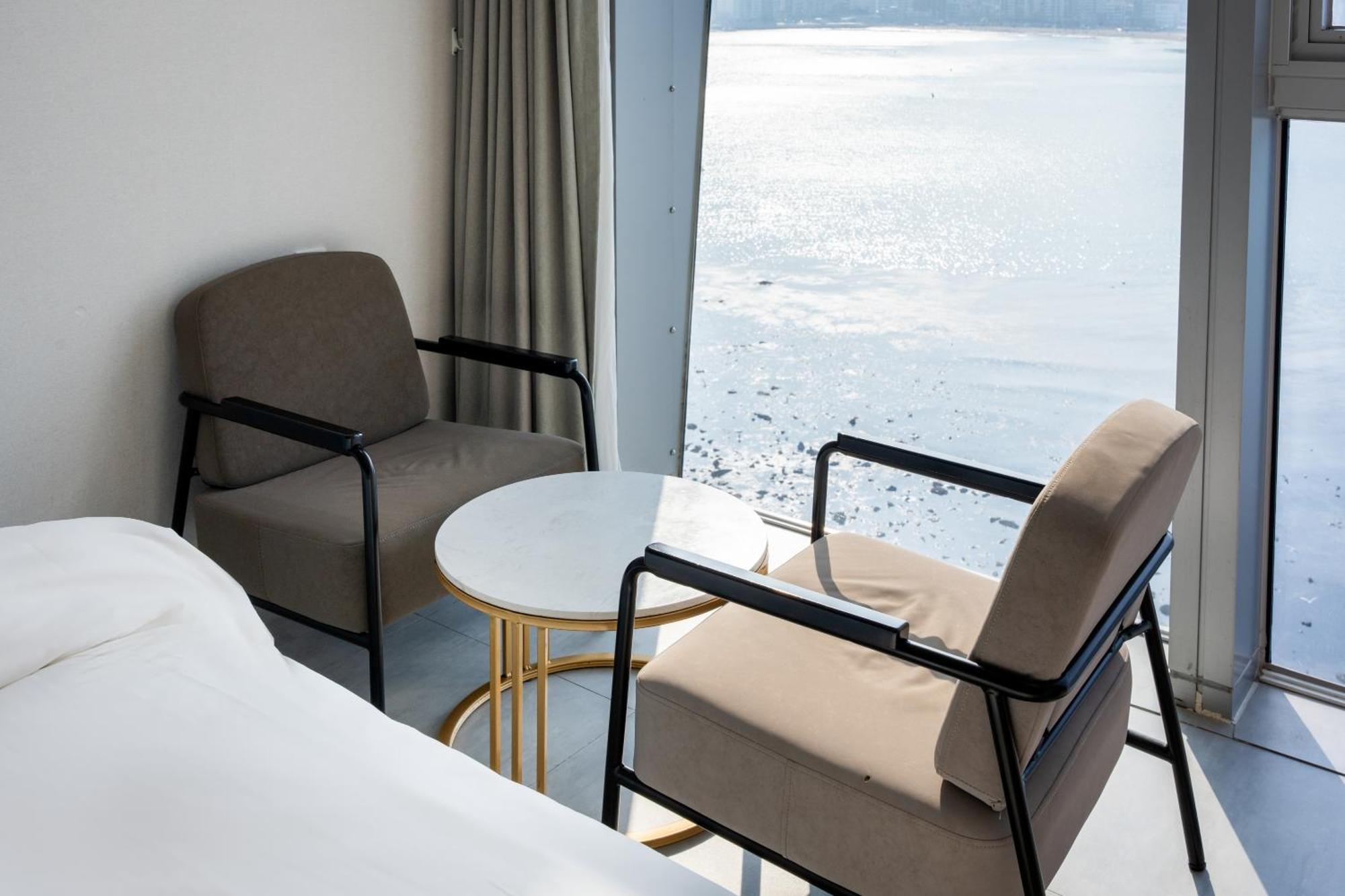 Oceanstay Hotel ปูซาน ภายนอก รูปภาพ